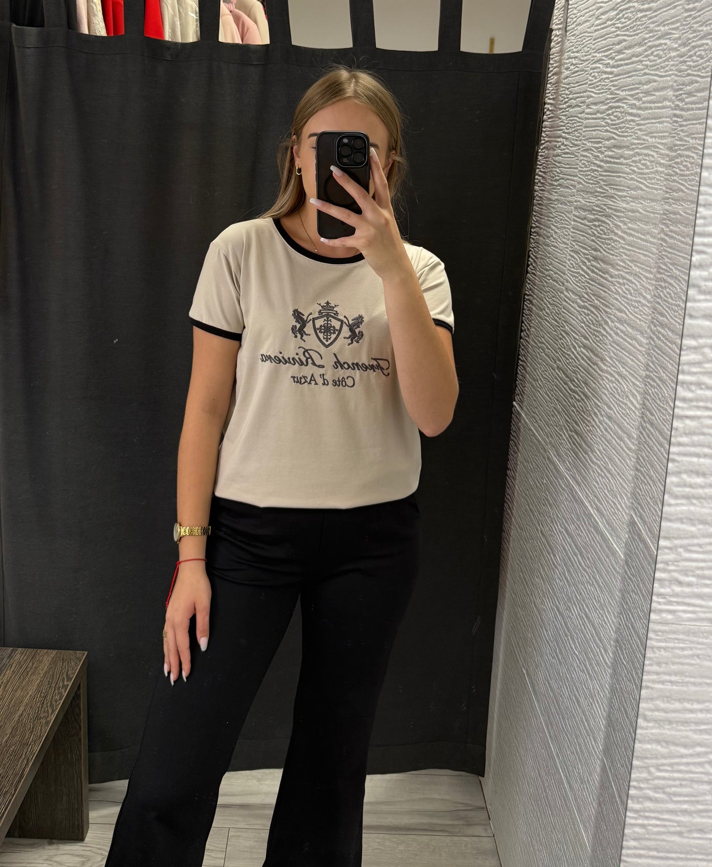 T-shirt z haftem