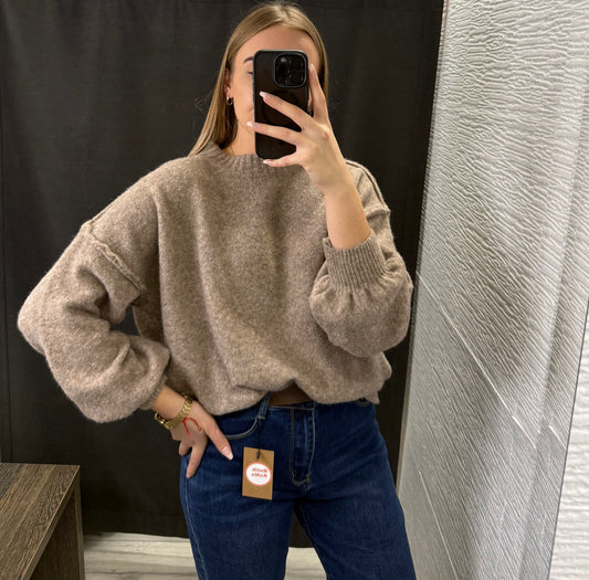 Sweter o kroju oversize