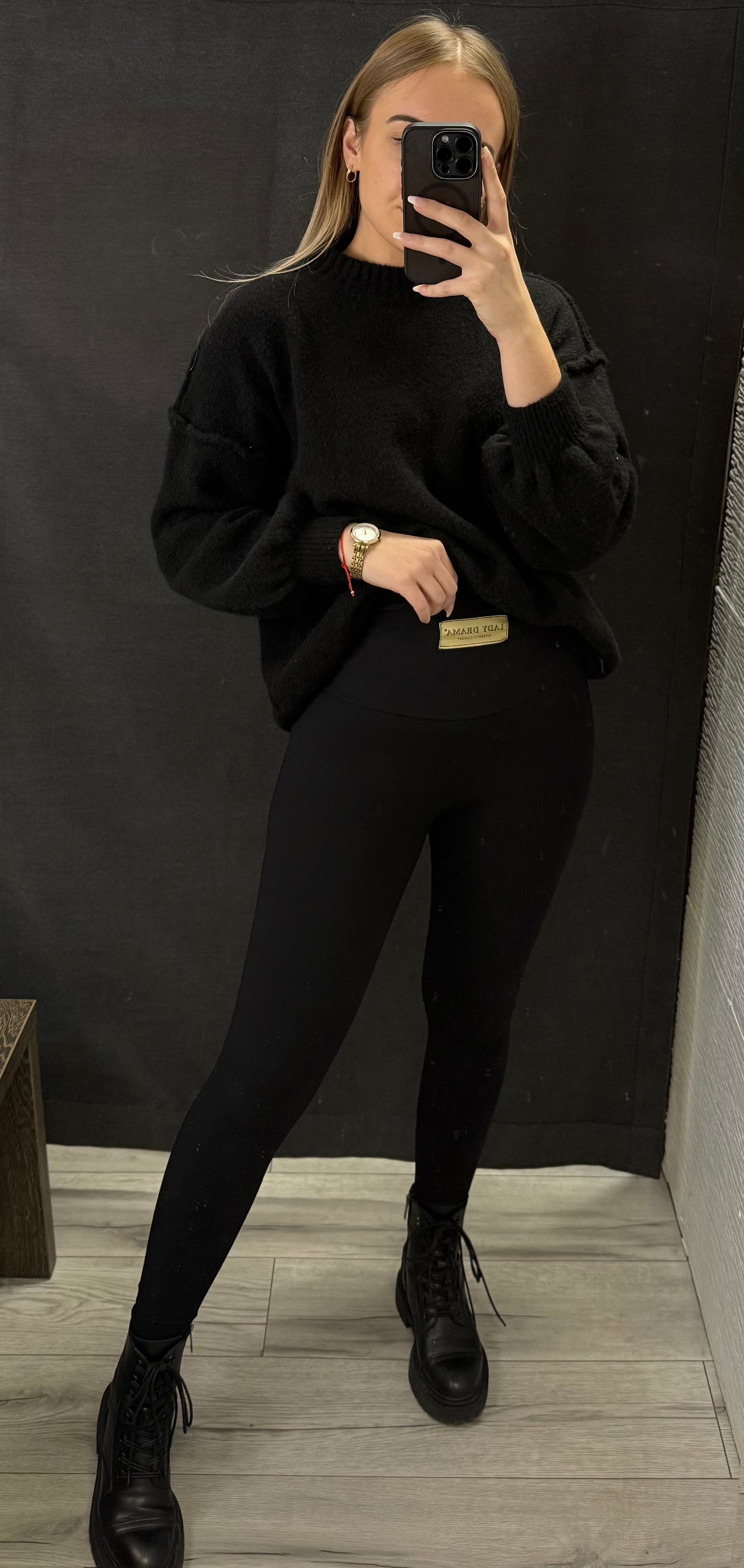 Sweter o kroju oversize