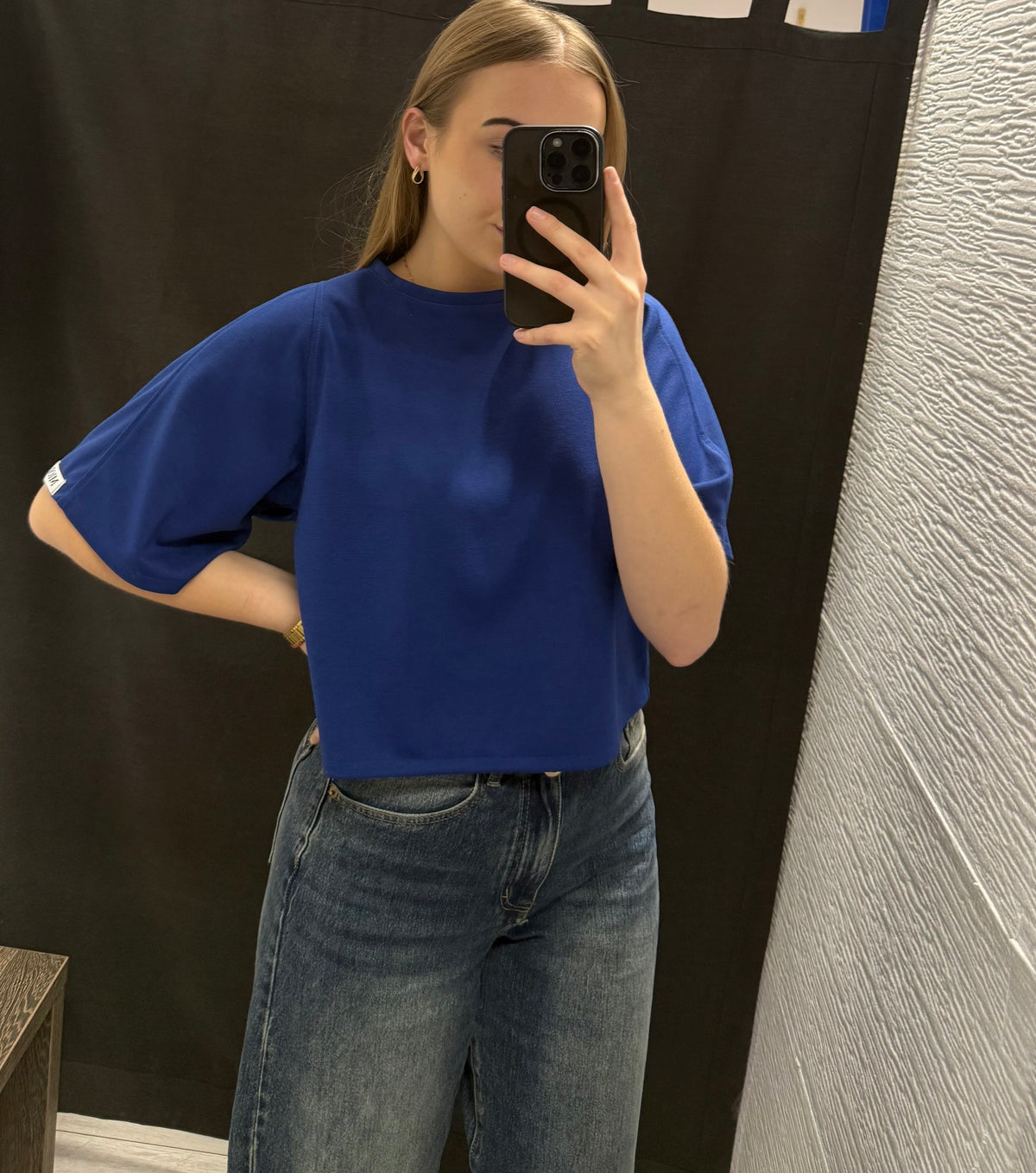Luźny t-shirt z szerokimi rękawami