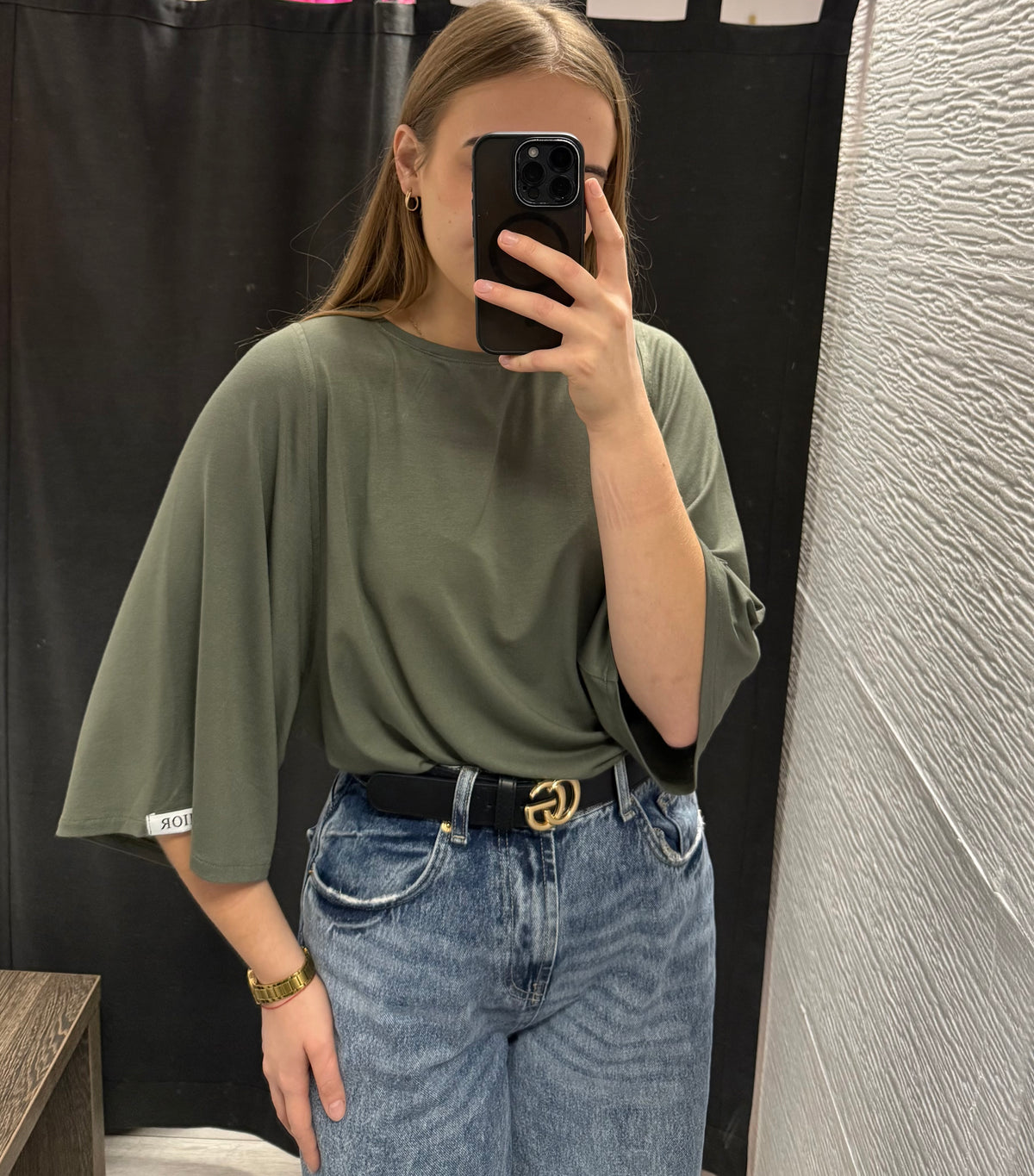 T-shirt khaki o luźnym kroju