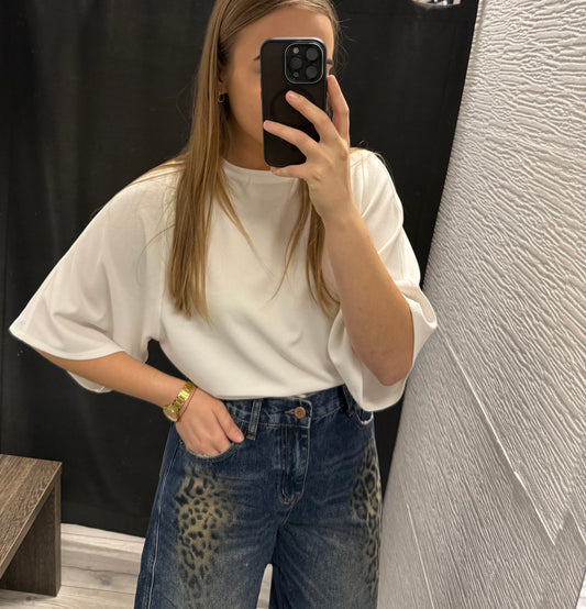 T-shirt oversize z luźnymi rękawami