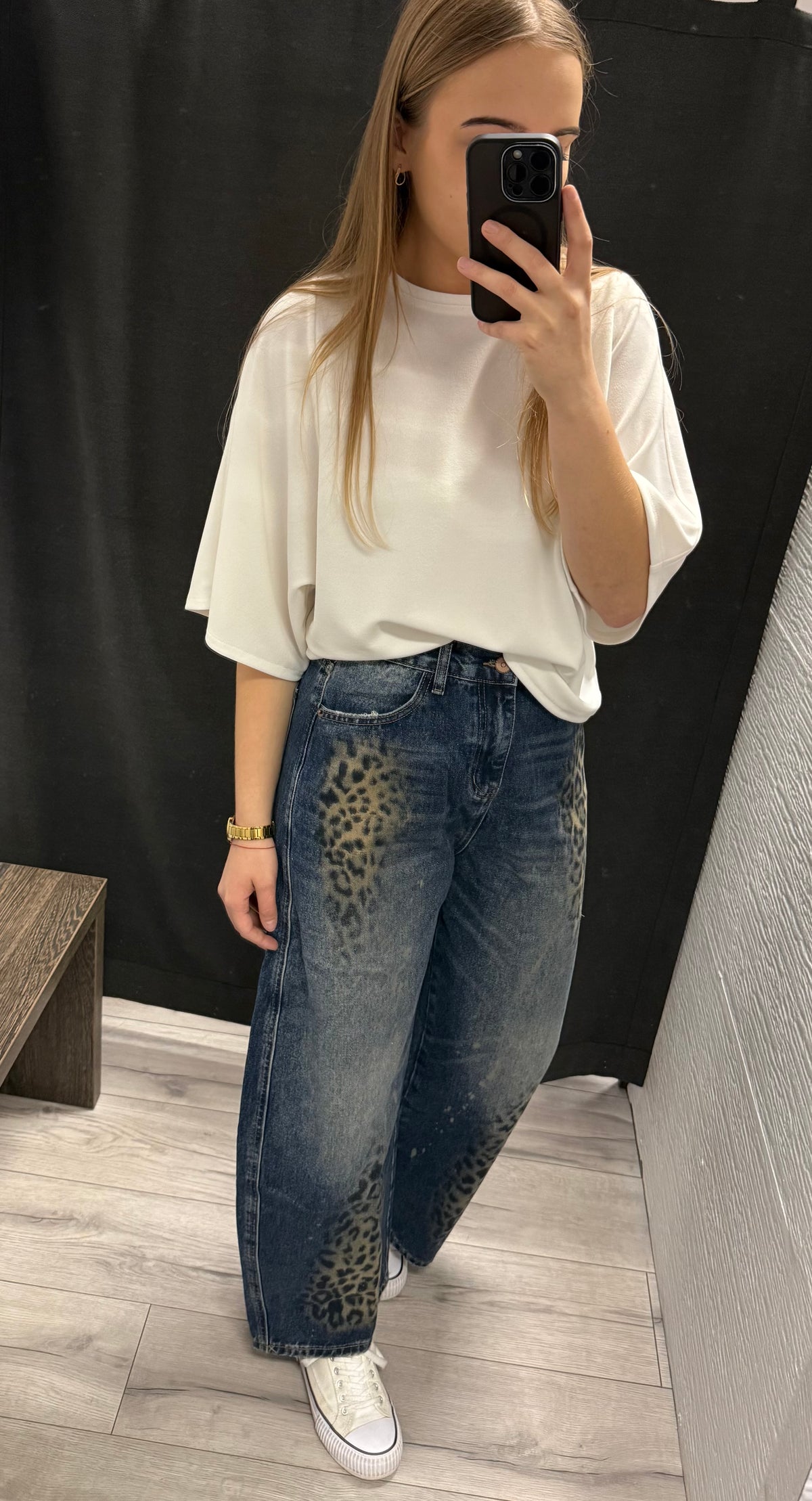 T-shirt oversize z luźnymi rękawami