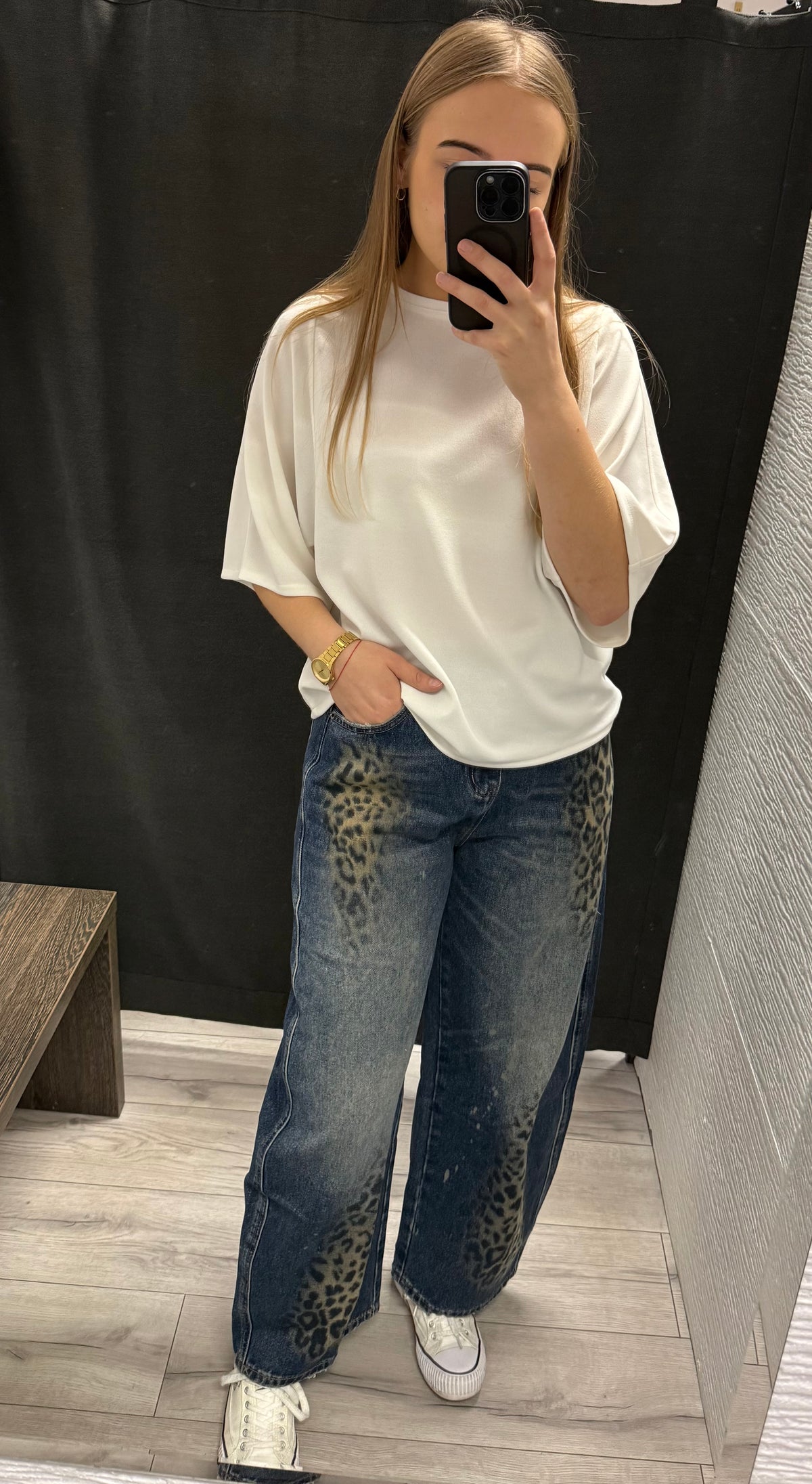 T-shirt oversize z luźnymi rękawami