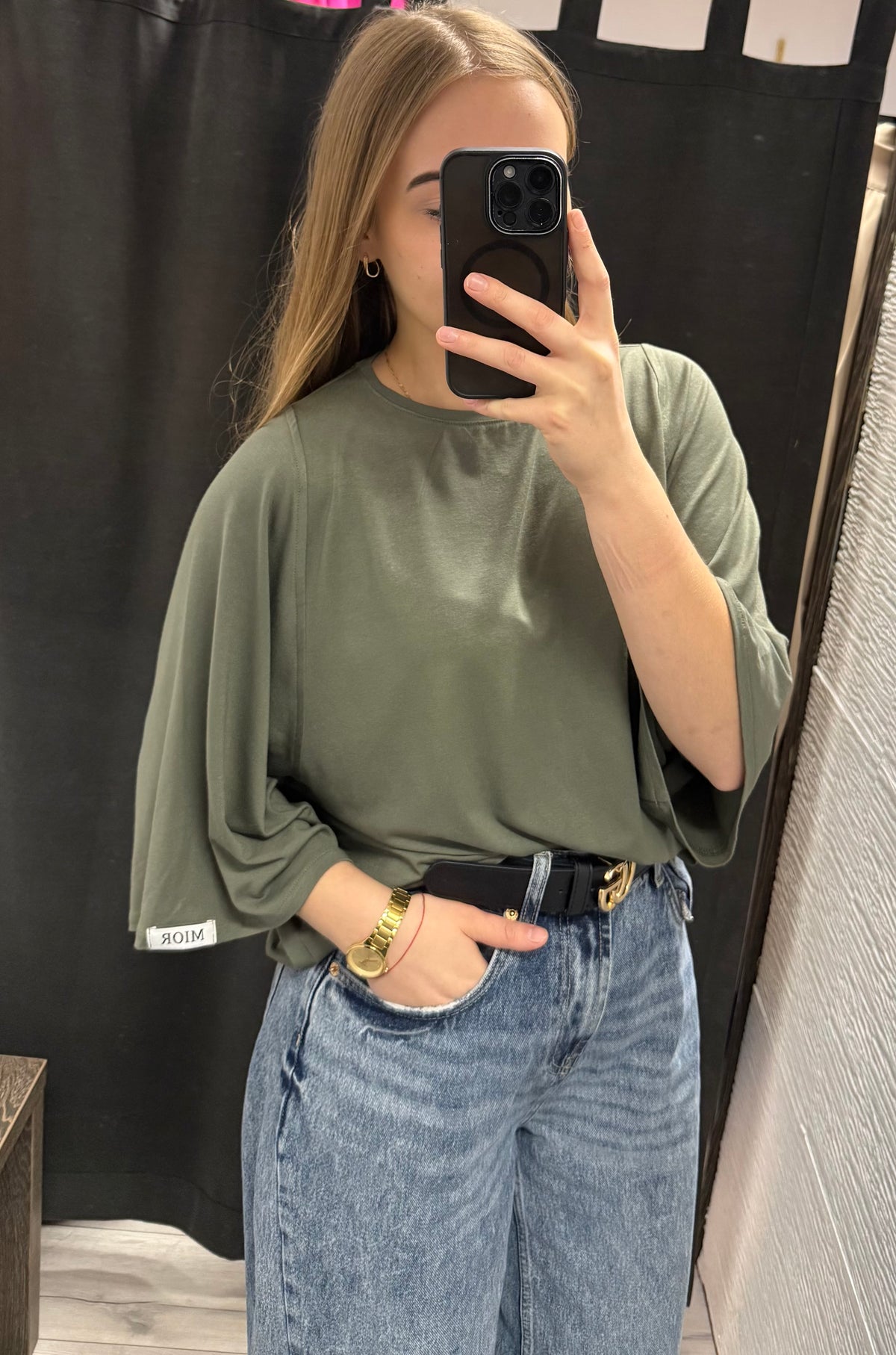 T-shirt khaki o luźnym kroju