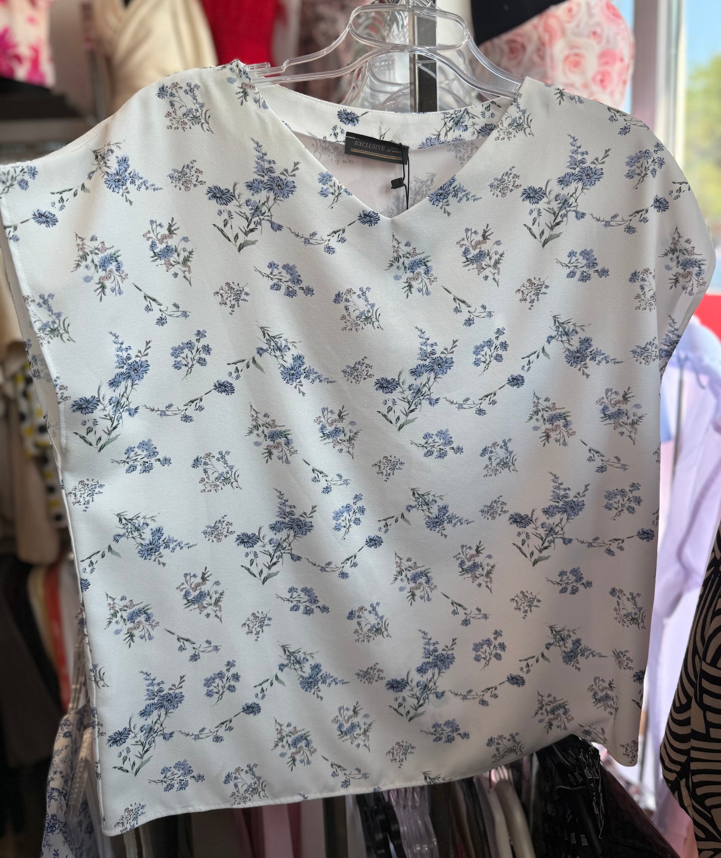 Bluzka plus size w kwiaty o luźnym kroju
