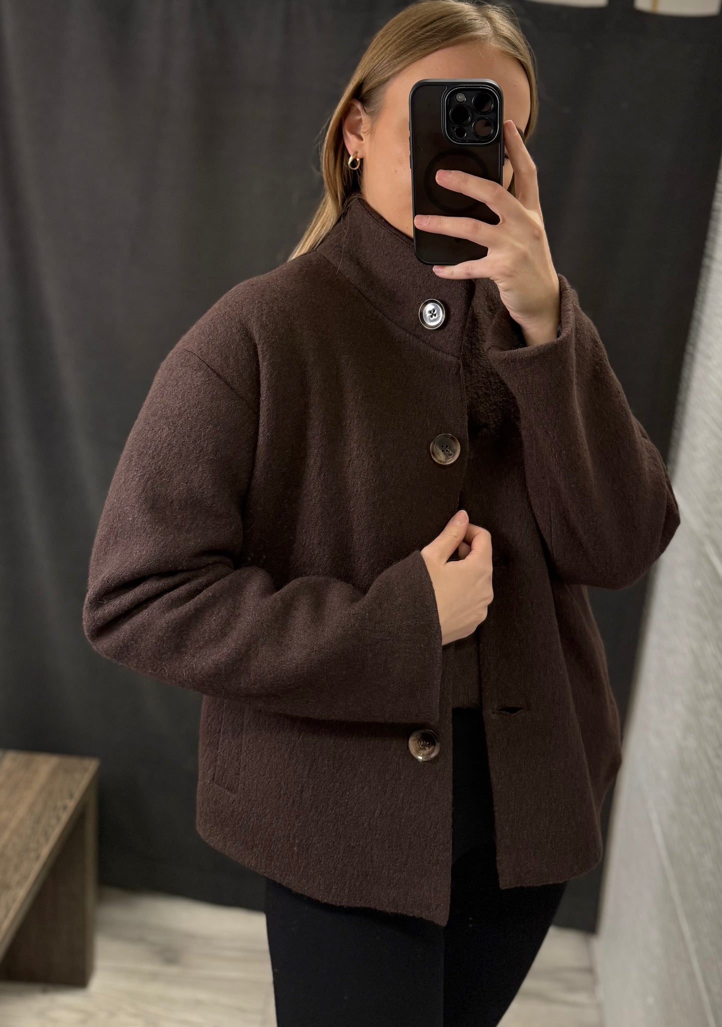 Płaszcz z kołnierzem- wełniany, ocieplany