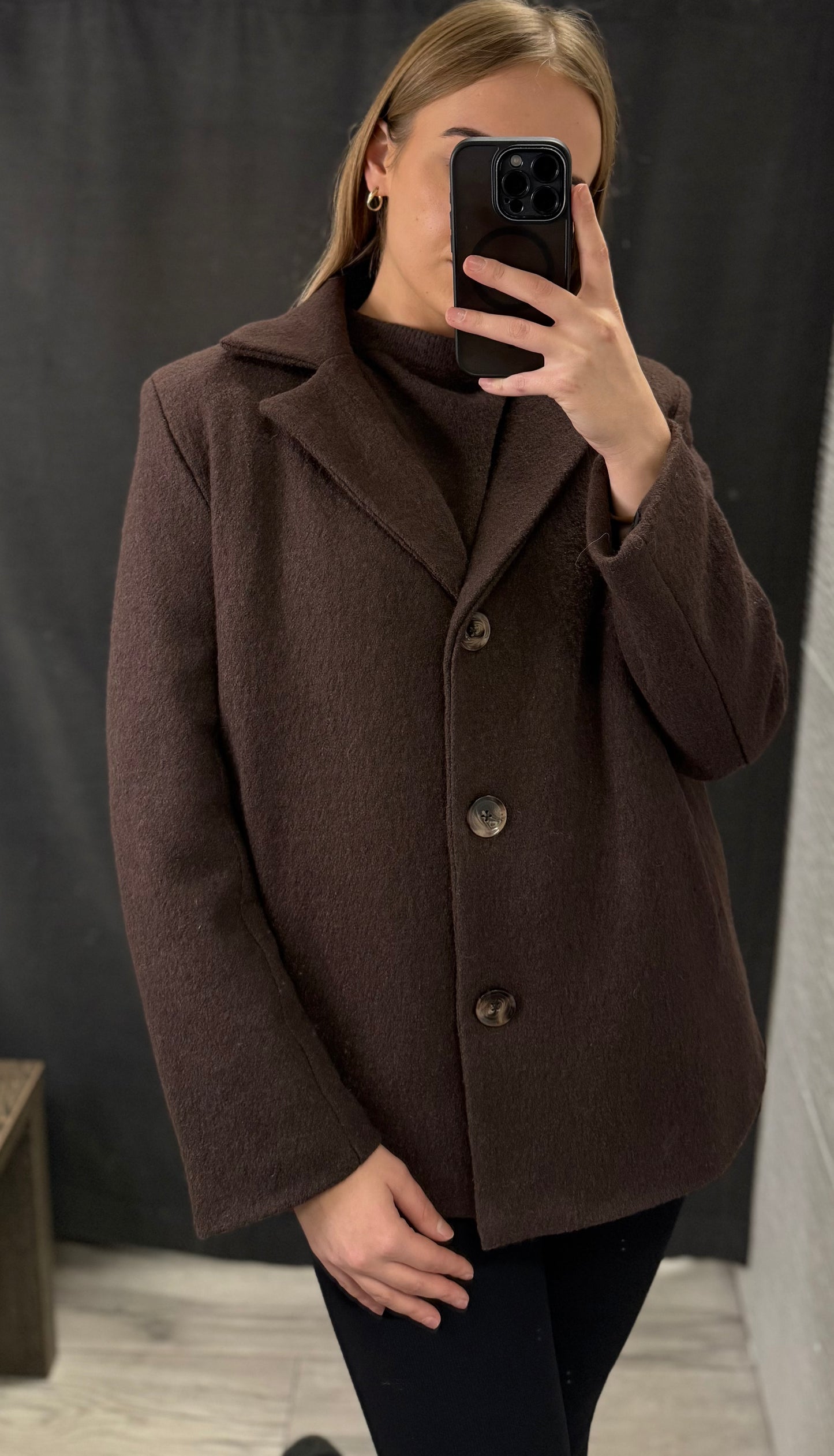 Płaszcz z klapkami- wełniany i ocieplany