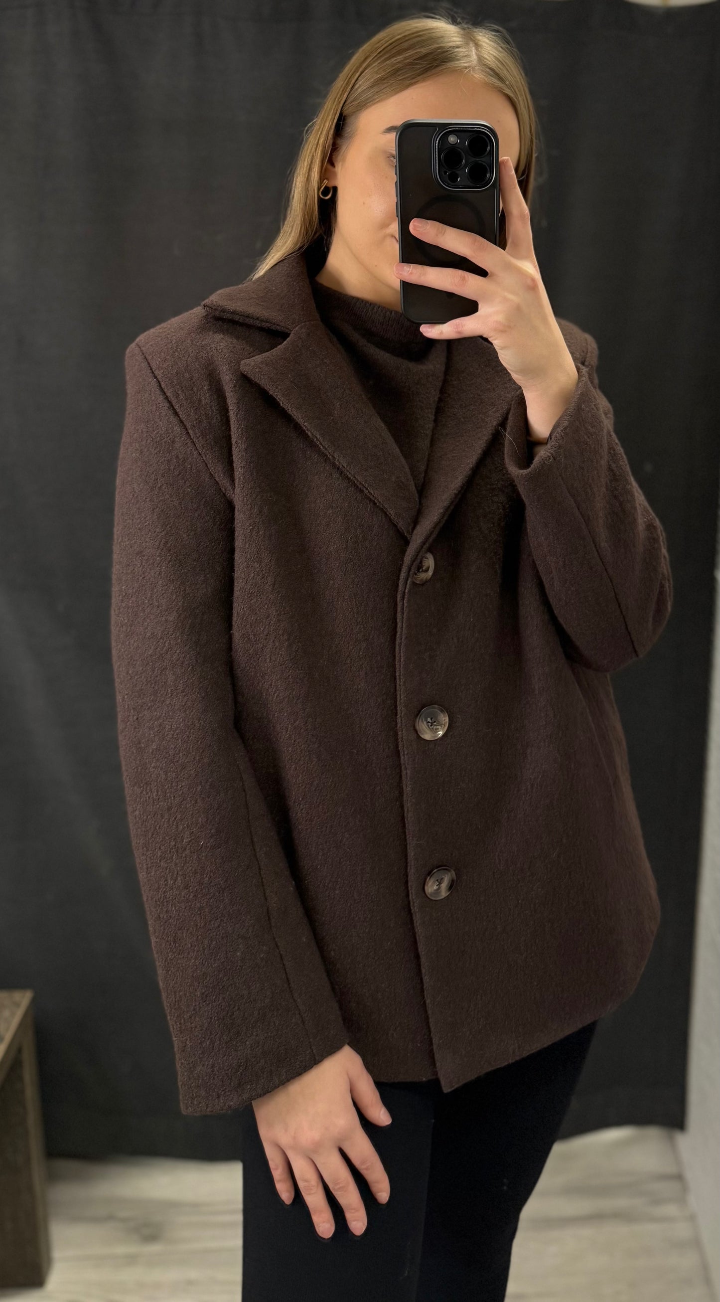 Płaszcz z klapkami- wełniany i ocieplany