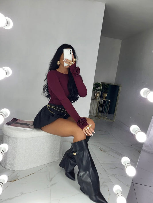 Bluzka z różą na rękawie