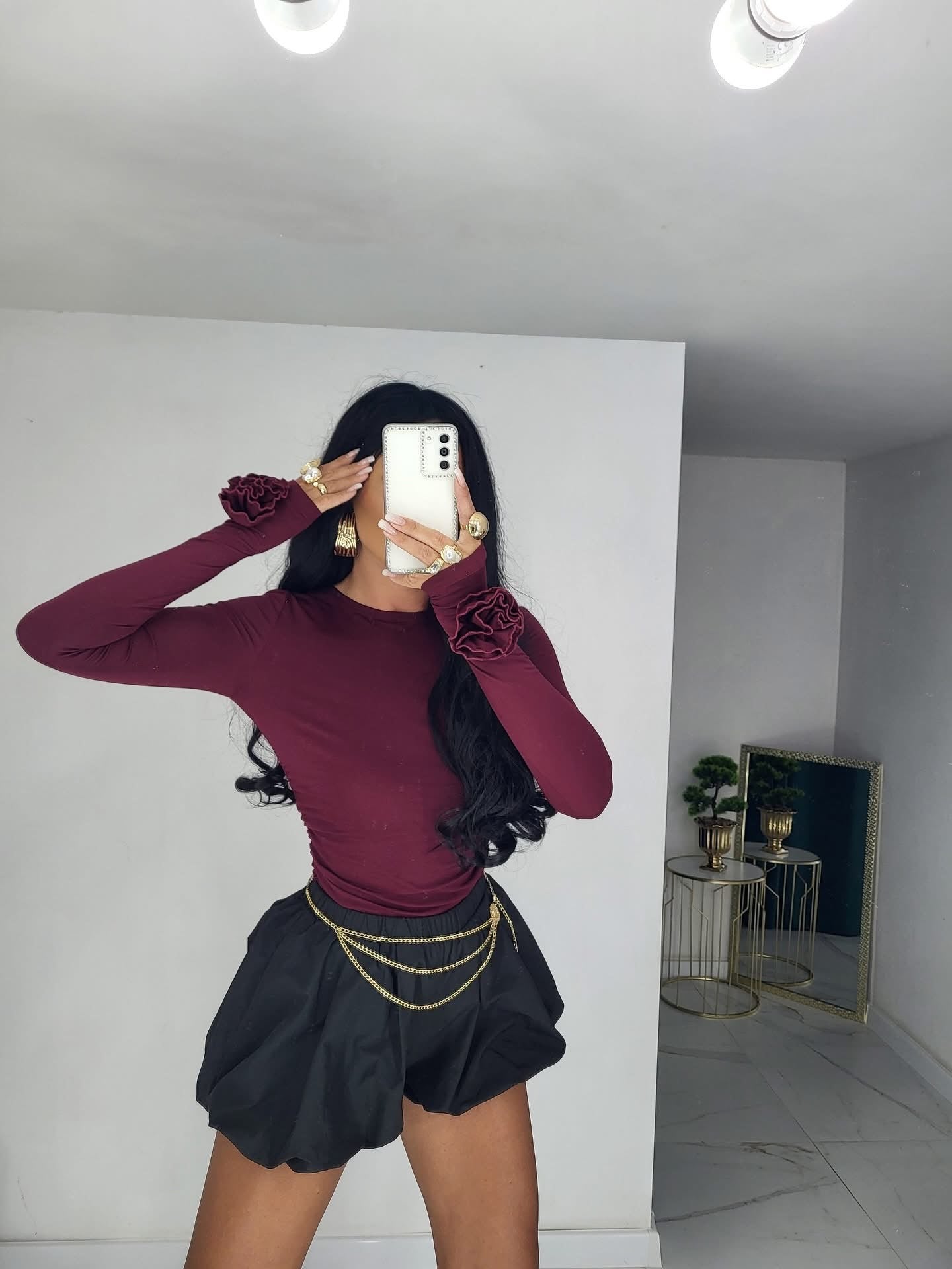 Bluzka z różą na rękawie